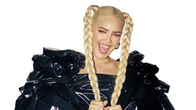Alasan Anne-Marie Pakai Nada Stevie Wonder untuk Lagu I Just Called