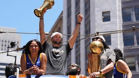 FOTO: Golden State Warriors Pesta Juara NBA 2022