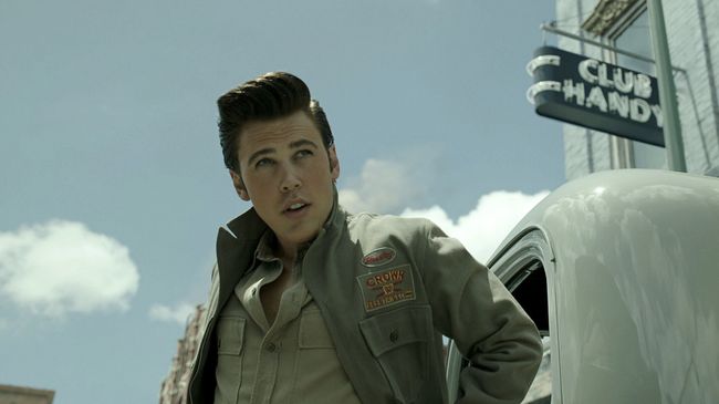 Sutradara Baz Luhrmann mengungkapkan film Elvis mempunyai durasi awal sepanjang 240 menit alias 4 jam.