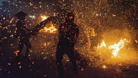 FOTO: Kemeriahan Tradisi Perang Obor di Jepara