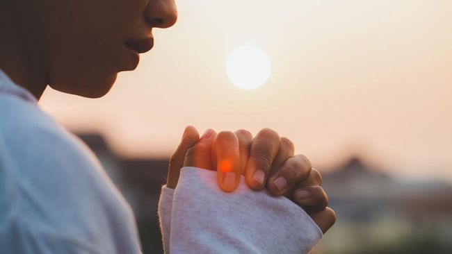 Perayaan Sabtu Suci jadi jeda waktu untuk merenungkan kisah Yesus sekaligus menanti kebangkitan-Nya.