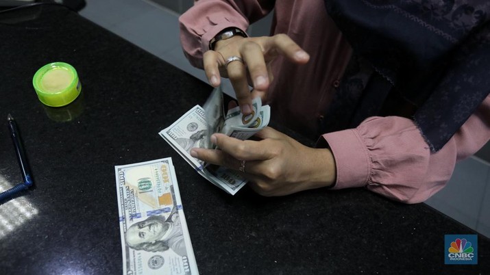 Ilustrasi Dolar-Rupiah, Money Changer (CNBC Indonesia/Andrean Krstianto)