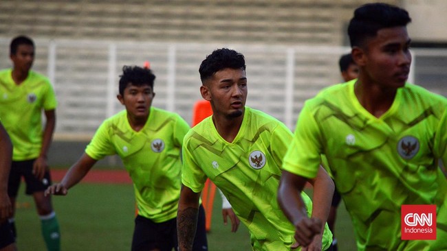 Pemain keturunan Indonesia-Belanda Kai Boham tampil cukup menonjol dalam sesi latihan Timnas U-19 di Stadion Madya, Senayan, Jakarta pada Selasa (21/6) sore.