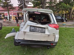 Kereta Api Tabrak Pajero yang Dikendarai ASN di Medan Barat
