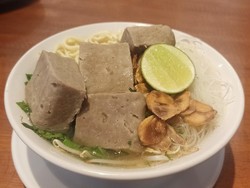 Bakso Kotak yang Unik di Denpasar Ini Dibuat dari 90% Daging!