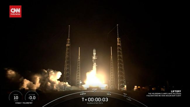 Space X Launches Three Rockets into Space in Two Days