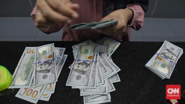 BI menyebut cadangan devisa RI USS152,5 miliar per akhir April 2025. Cadangan itu anjlok US$4,6 miliar dibanding akhir Maret 2025 yang masih US$157,1 miliar.