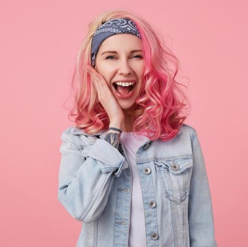 Mau Warna Rambut yang Diwarnai Bisa Tahan Lama? Lakukan 5 Perawatan di Rumah Ini, yuk!