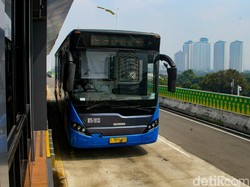 Mikrotrans dan TransJ Sempat Alihkan Rute Imbas Banjir