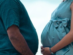 Melahirkan Cuti 6 Bulan Plus Suami Cuti 40 Hari, Manfaatnya Apa Sih?