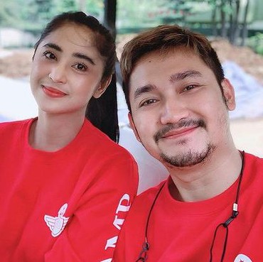 Kuasa Hukum Bantah Ada Orang Ketiga di Rumah Tangga Dewi Perssik dan Angga