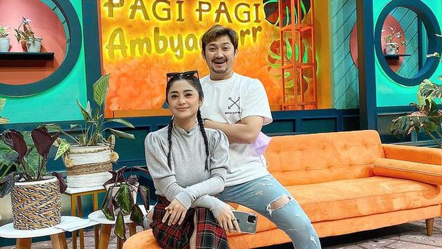 Dewi Perssik dan Angga Wijaya Dewi Perssik dan Angga Wijaya