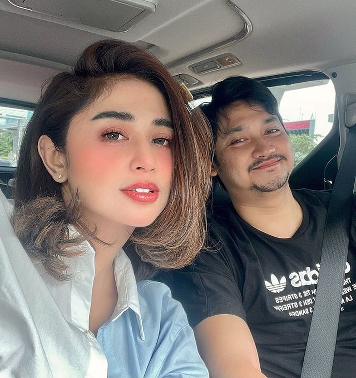 Dewi Perssik dan Angga Wijaya