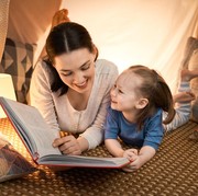 4 Cara Mudah Membiasakan Si Kecil Jadi Rajin Membaca, Ibu Muda Simak Yuk!