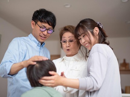 Pengalaman Bunda saat Mengasuh Anak vs Mertua, Ada yang Turut Merasakannya?