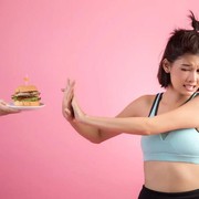 Ingin Turunkan Berat Badan? Ini 5 Kombinasi Makanan yang Harus Kamu Hindari Menurut Para Ahli