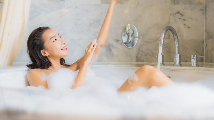 Demi Kulit Cantik, Ini 3 Rangkaian Kebiasaan yang Harus Kamu Lakukan di Usia Muda Demi Kulit Cantik, Ini 3 Rangkaian Kebiasaan yang Harus Kamu Lakukan di Usia Muda