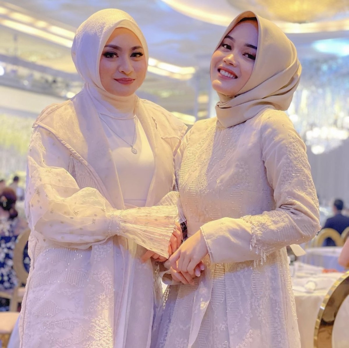 Kedekatan Putri Delina dan Nathalie Holscher