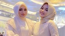 Kedekatan Putri Delina dan Nathalie Holscher
