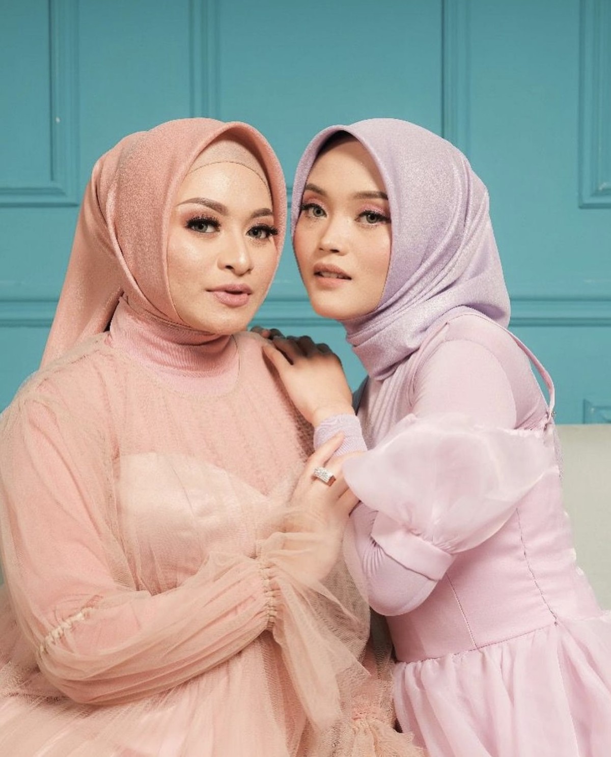Kedekatan Putri Delina dan Nathalie Holscher