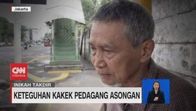 VIDEO: Keteguhan Kakek Pedagang Asongan