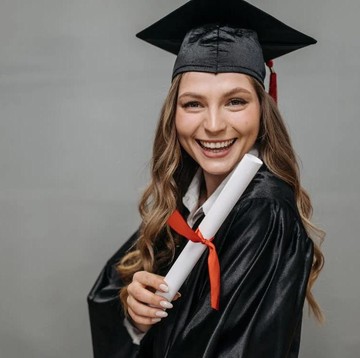 Ingin Lulus Cumlaude? Ini 5 Hal yang Perlu Kamu Lakukan Saat Kuliah