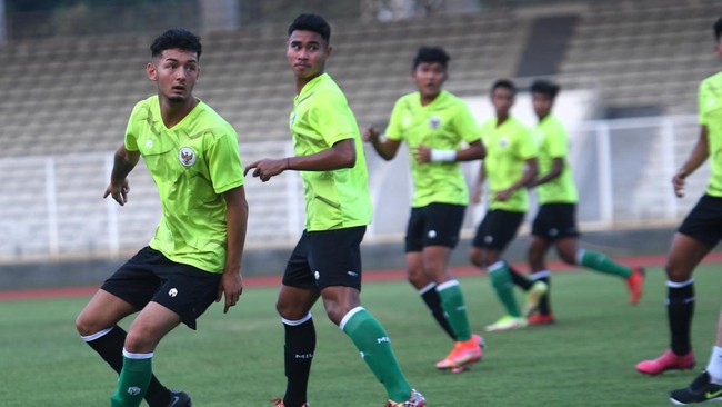 Shin Tae Yong berusaha meningkatkan kondisi fisik para pemain Timnas Indonesia U-19 yang dianggapnya belum bagus jelang tampil di Piala AFF U-19 2022.