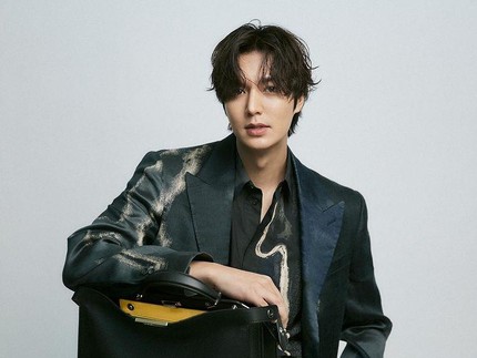 7 Potret Lee Min Ho yang Ulang Tahun ke-37, Banjir Ucapan dan Doa dari Fans