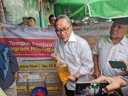 Zulhas Bolehkan Warga Borong Minyak Goreng Curah hingga 10 Liter