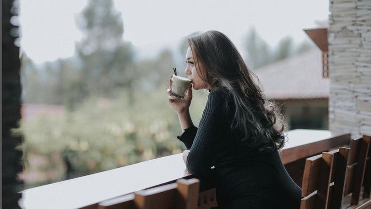 Momen mesra Celine Evangelista dan Marshel Widianto Kulineran Momen mesra Celine Evangelista dan Marshel Widianto Kulineran