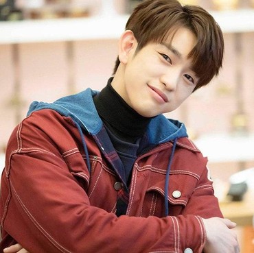 Agensi Ungkap Alasan Park Jinyoung GOT7 Daftar Wamil Diam-diam