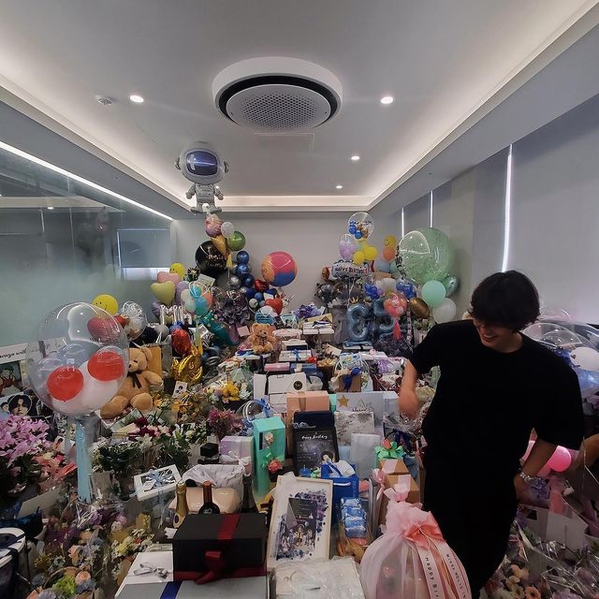 Potret Lee Min Ho Rayakan Ulang Tahun