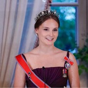 Detail Gaun Putri Ingrid Alexandra, sang Calon Ratu Norwegia di Pesta Ulang Tahunnya yang ke-18