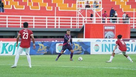 Cristian Gonzales Siap Gebrak Liga 1 di Usia 45 Tahun