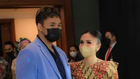 <p>Seperti yang diketahui, Yuni Shara menghadiri undangan pameran yang digelar Susilo Bambang Yudhoyono untuk mengenang sang istri.(Foto: Instagram @yunishara36) <br /><br /><br /></p>