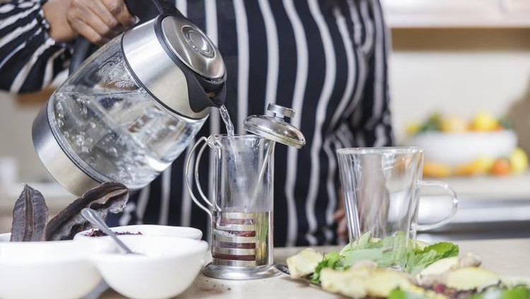 5 Tips dan Langkah Menyeduh Kopi Bubuk Pakai French Press