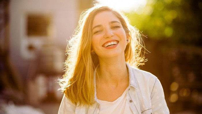 6 Sisi Unik Cewek Libra yang Bikin Banyak Orang Jatuh Hati, Ada di Kamu?