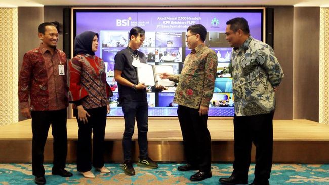 BSI Gelar Akad Massal bagi 2.500 Nasabah FLPP Melalui program ini, BSI bertekad mengakselerasi target penyaluran pembiayaan KPR Sejahtera FLPP sebesar Rp1,5 triliun.