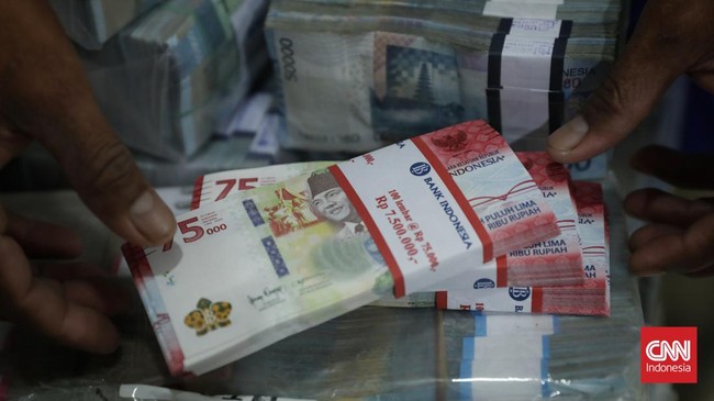 Industri perbankan siap menaikkan suku bunga seiring dengan kebijakan Bank Indonesia (BI) yang mengerek suku bunga acuan 25 basis poin menjadi 3,75 persen.