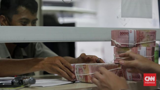Utang Setahun Terakhir Bertambah Rp809,5 T, Total Rp7.496 T Kemenkeu mencatat utang pemerintah tembus Rp7.496,7 triliun atau 38,36 persen dari PDB sampai akhir Oktober 2022.