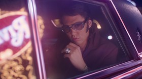 Keluarga Berharap Mendiang Elvis Presley Bisa Lihat Film Biopiknya