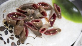Berani Makan Gaebul, Camilan Ikan Penis Mentah ala Korea?