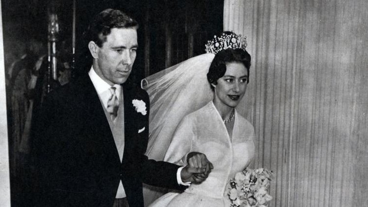 Antony Armstrong-Jones, 1st Earl of Snowdon, (born 7 March 1930) marries Princess Margaret, younger daughter of King George VI and younger sister of Queen Elizabeth II. 1960. (Photo by: Photo 12/Universal Images Group via Getty Images)