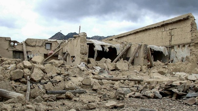 Indonesia menyampaikan kesedihan mendalam usai gempa bumi dahsyat mengguncang Afghanistan hingga menewaskan lebih dari 1.000 orang.