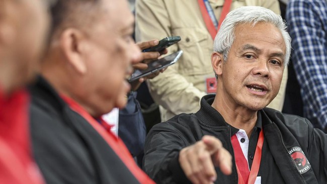 Dari survei PRC, skenario pasangan Ganjar-Sandi maupun Ganjar-RK mengungguli pasangan lain seperti Anies Baswedan-AHY maupun Prabowo-Cak Imin.
