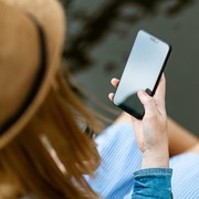 Sakit tapi Nggak Berdarah! Ini 6 Penyebab Laki-Laki Tak Balas Chat Kamu dalam Waktu Lama