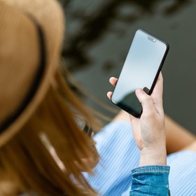 Sakit tapi Nggak Berdarah! Ini 6 Penyebab Laki-Laki Tak Balas Chat Kamu dalam Waktu Lama