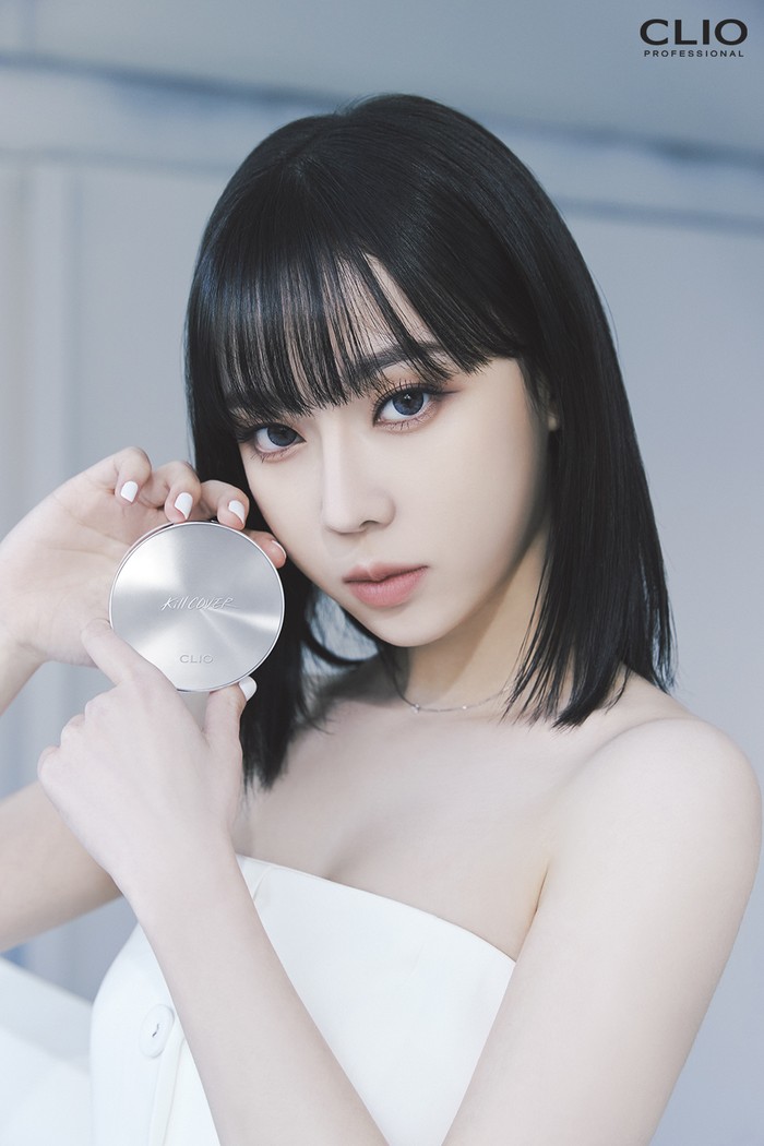 Perwakilan dari brand ini mengatakan bahwa dipilihnya girl group aespa sebagai model terbaru mereka adalah karena girl group asuhan SM Entertainment tersebut memancarkan sikap yang percaya diri./ Foto: twitter.com/official_CLIO