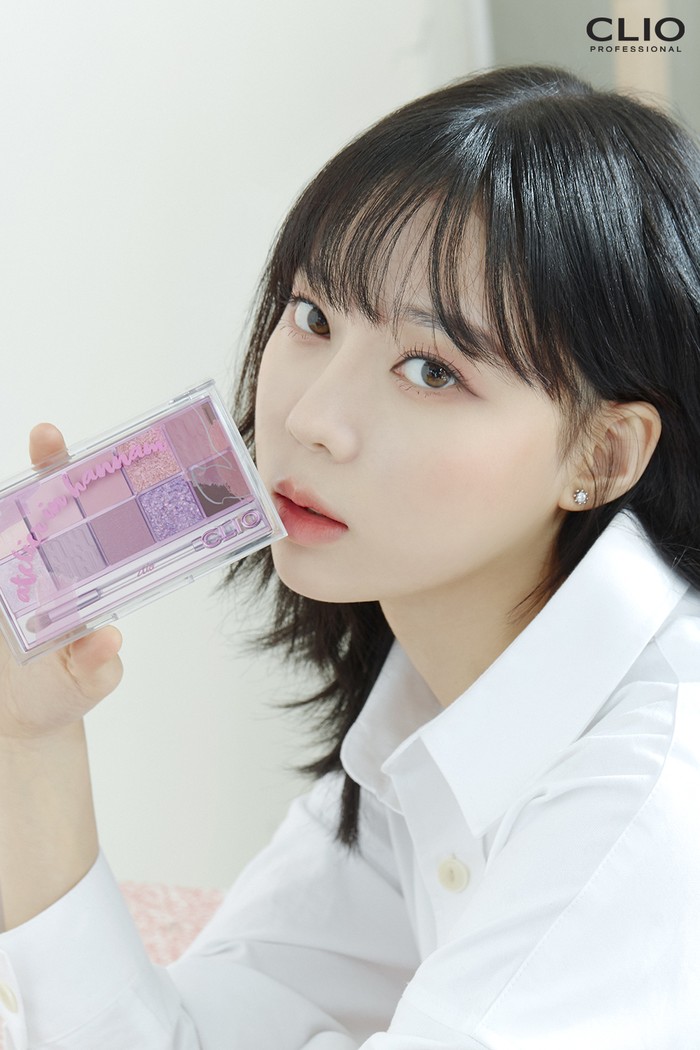 Popularitas dan bakat aespa dibuktikan dengan beberapa kali memenangi penghargaan Rookie of The Year, dan ketenaran grup tersebut terus berlanjut bahkan setelah satu tahun debut mereka./ Foto: twitter.com/official_CLIO
