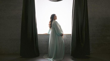 img-title Selamat, Regina Ivanova Melahirkan Anak Pertama